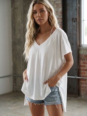 NWT Oversized Relaxed Fit Washed V-Neck Tee T-Shirt Top